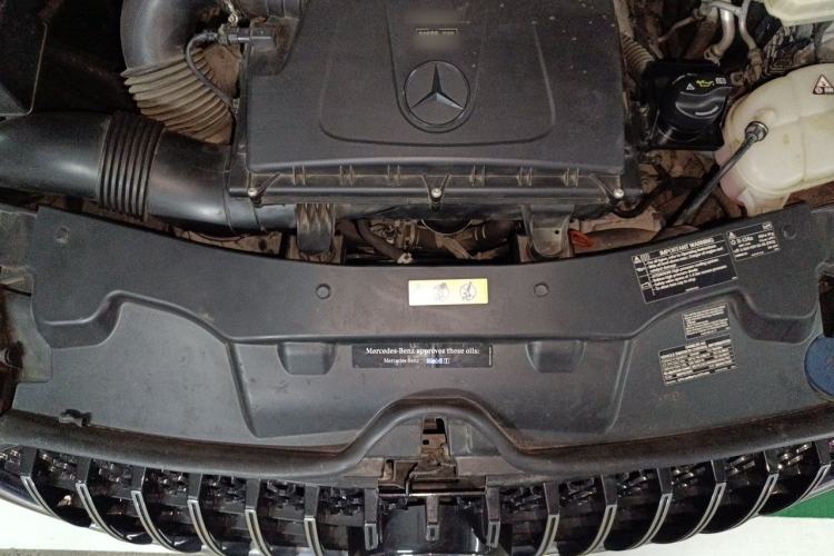Used Mercedes-Benz Vito  Engine Bay