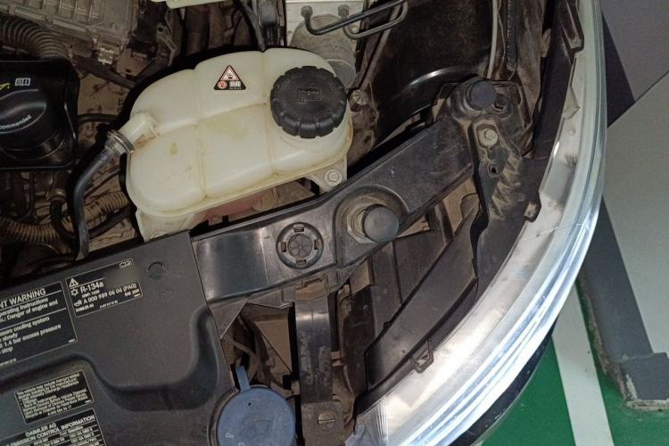 Used Mercedes-Benz Vito  Engine Bay Left