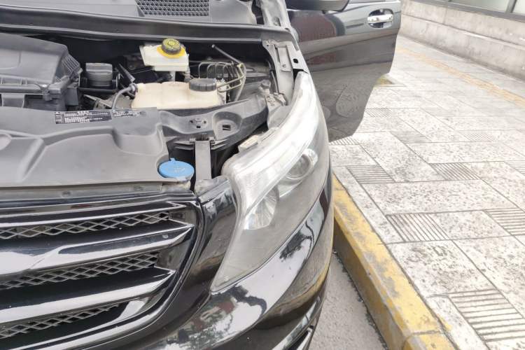 Used Mercedes-Benz Vito  Engine Bay Left