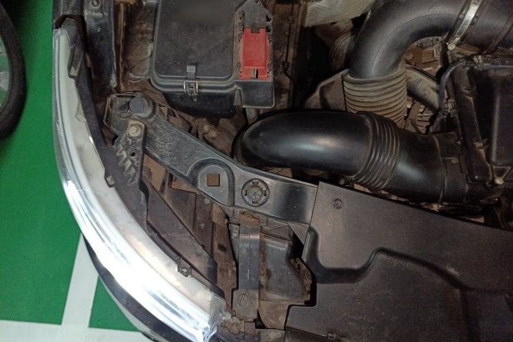 Used Mercedes-Benz Vito  Engine Bay Right