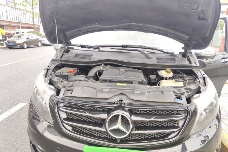 Used Mercedes-Benz Vito  Engine Bay