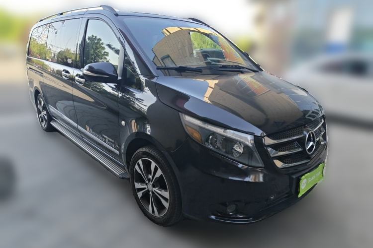 Used Mercedes-Benz Vito  Front Right 45 Deg