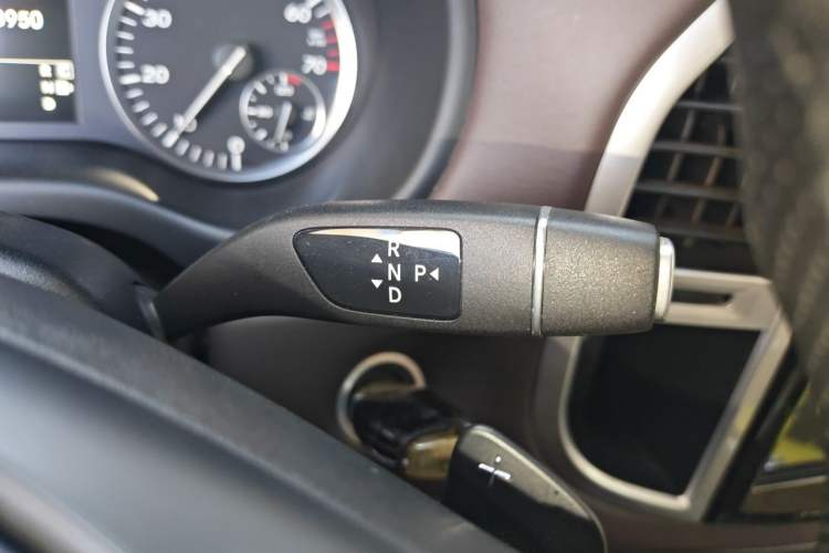 Used Mercedes-Benz Vito  Gear Lever