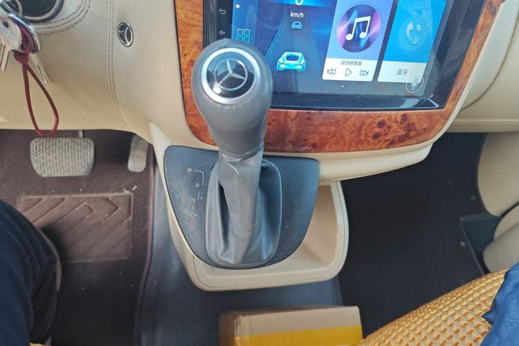 Used Mercedes-Benz Vito  Gear Lever