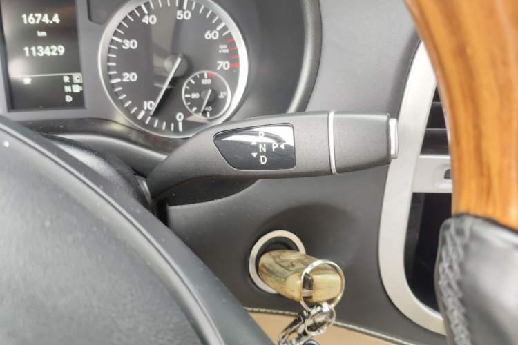 Used Mercedes-Benz Vito  Gear Lever