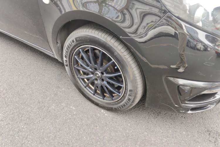 Used Mercedes-Benz Vito  Right Front Wheel Hub