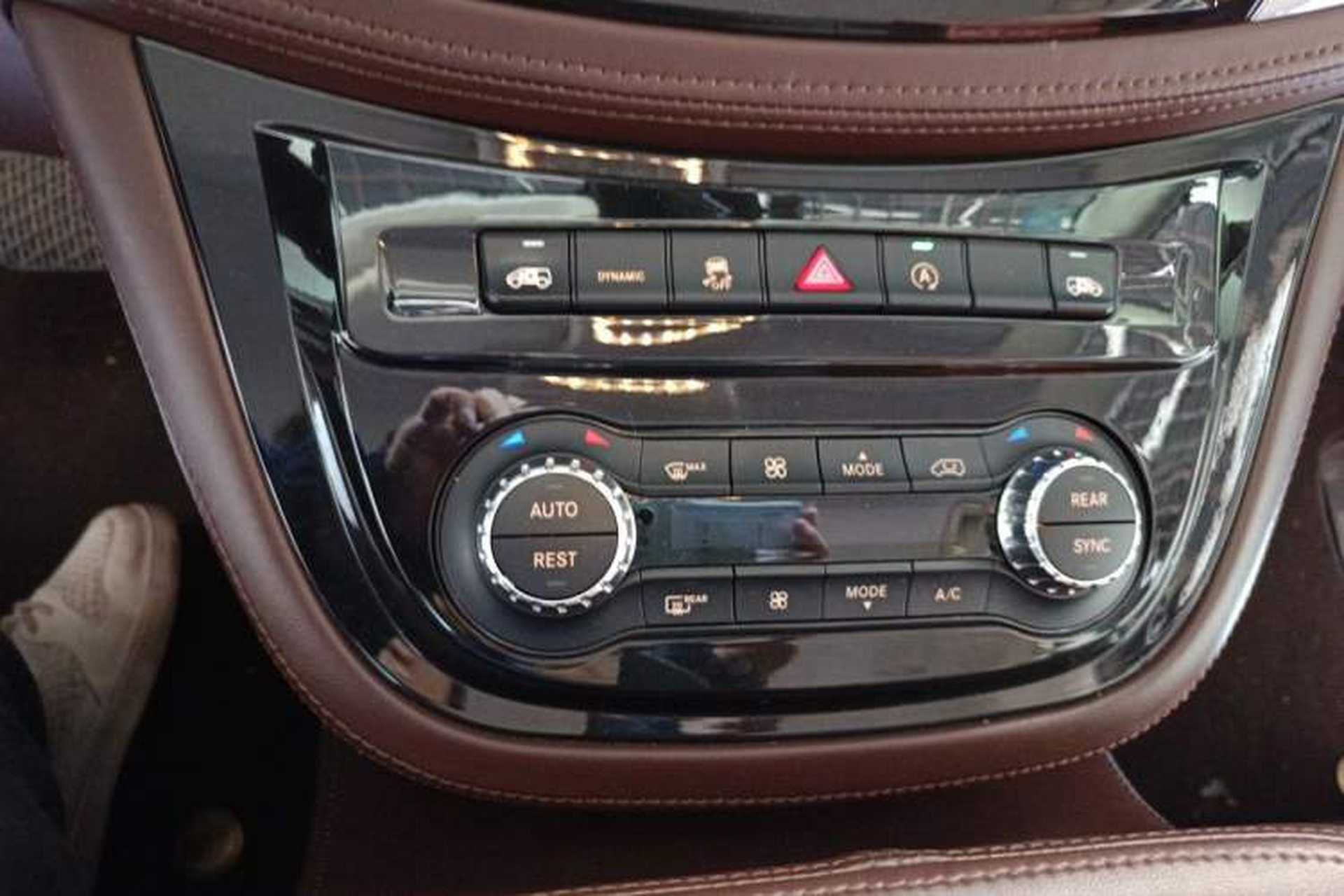 Used Mercedes-Benz Vito  Audio And AC Panel