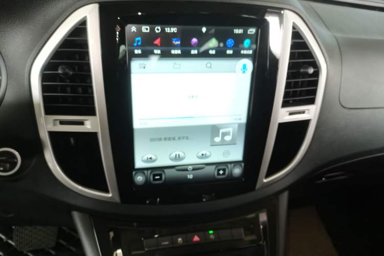 Used Mercedes-Benz Vito 2018 2.0T Business Version China VI Emission Standard Audio And AC Panel