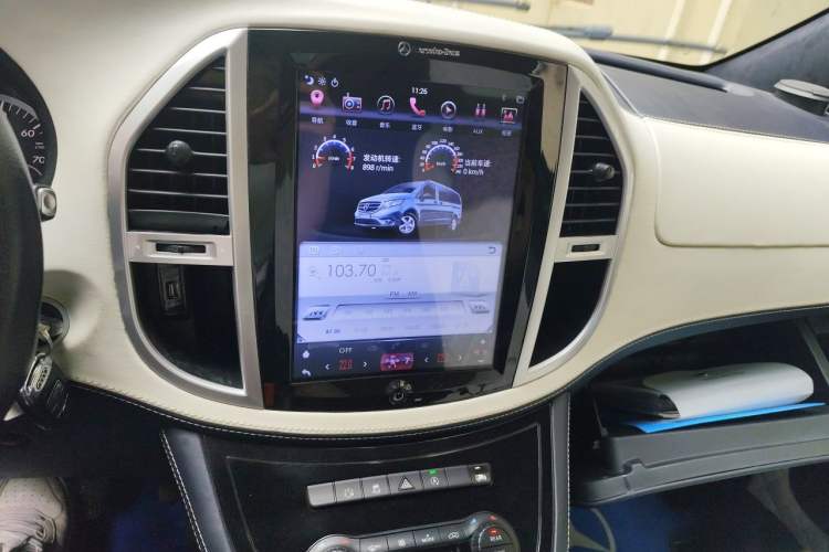 Used Mercedes-Benz Vito 2018 2.0T Business Version China V Emission Standard Audio And AC Panel