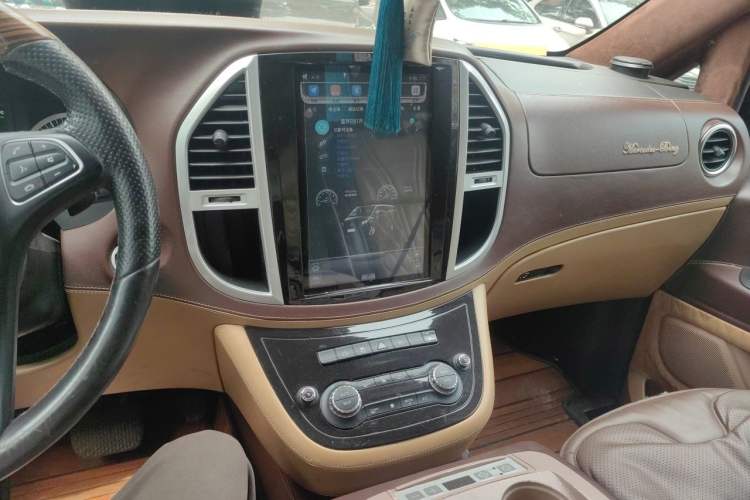 Used Mercedes-Benz Vito 2018 2.0T Business Version China V Emission Standard Audio And AC Panel