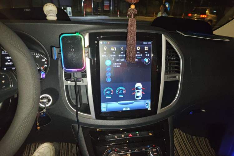 Used Mercedes-Benz Vito 2018 2.0T Business Version China V Emission Standard Audio And AC Panel