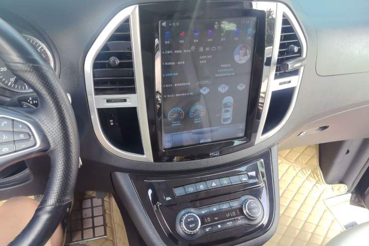 Used Mercedes-Benz Vito 2018 2.0T Business Version China V Emission Standard Audio And AC Panel