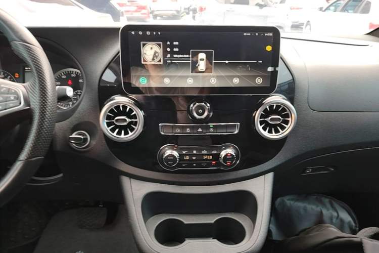 Used Mercedes-Benz Vito 2018 2.0T Business Version China VI Emission Standard Audio And AC Panel