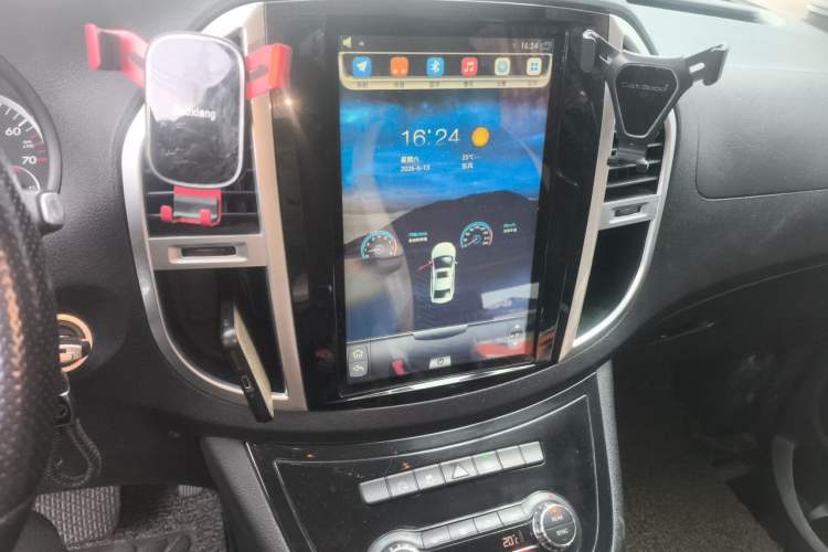 Used Mercedes-Benz Vito 2018 2.0T Business Version China V Emission Standard Audio And AC Panel