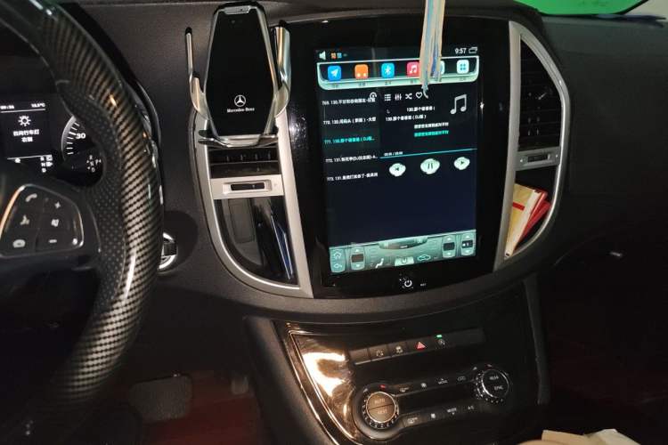 Used Mercedes-Benz Vito 2018 2.0T Business Version China VI Emission Standard Audio And AC Panel