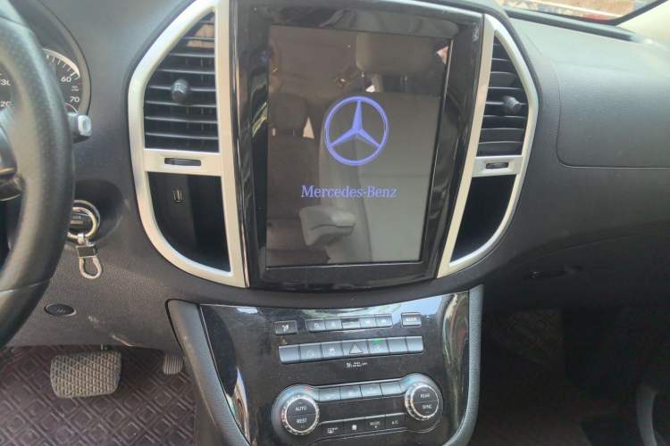 Used Mercedes-Benz Vito 2018 2.0T Business Version China VI Emission Standard Audio And AC Panel