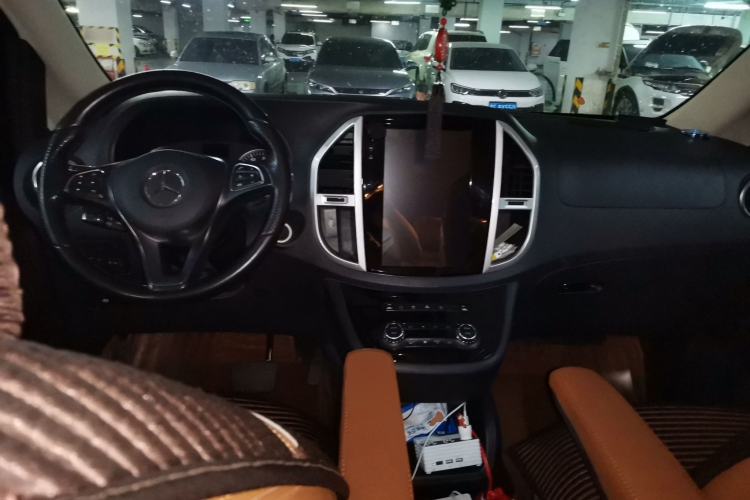 Used Mercedes-Benz Vito 2018 2.0T Business Version China V Emission Standard Center Console