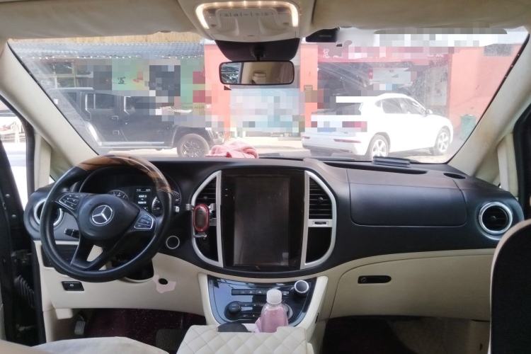 Used Mercedes-Benz Vito 2018 2.0T Elite Version 7 Seats China VI Emission Standard Center Console