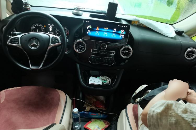 Used Mercedes-Benz Vito 2018 2.0T Elite Version 7 Seats China V Emission Standard Center Console