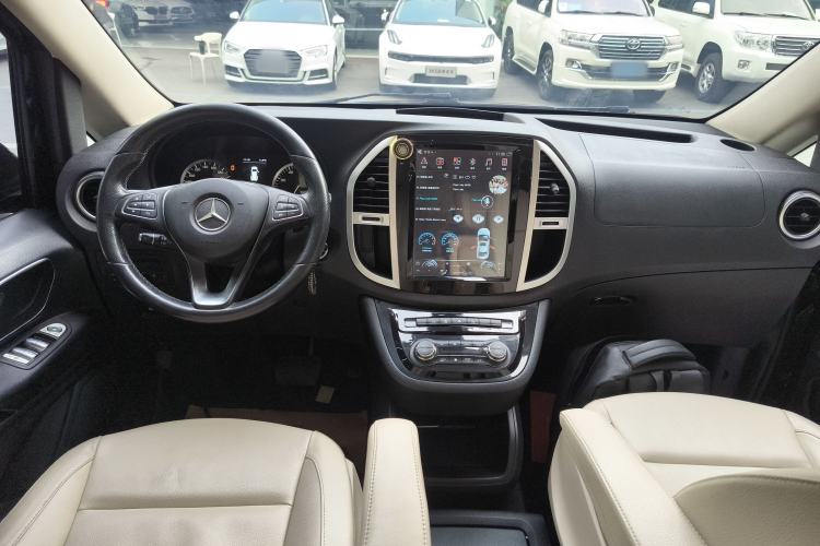 Used Mercedes-Benz Vito 2018 2.0T Business Version China V Emission Standard Center Console