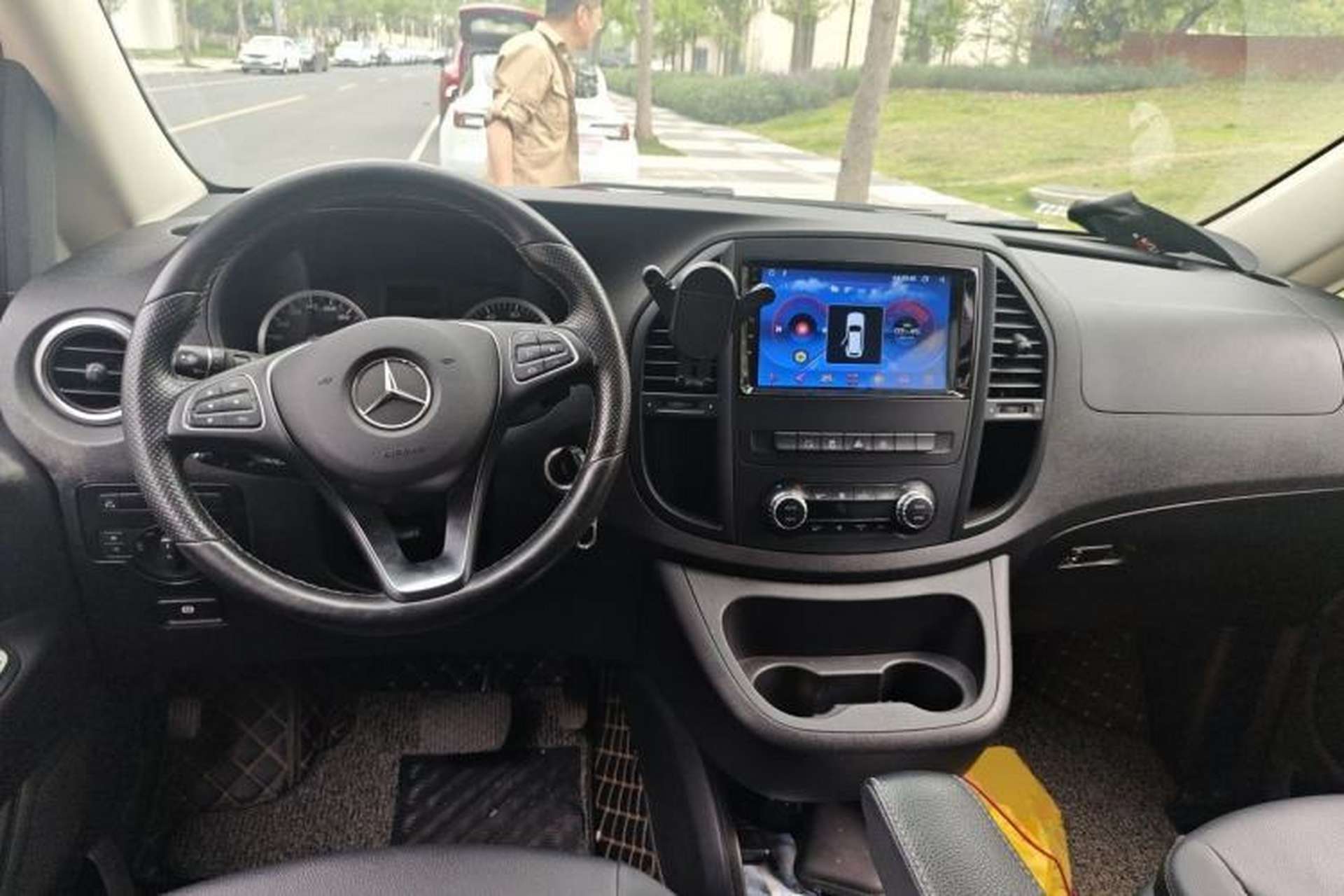 Used Mercedes-Benz Vito 2018 2.0T Business Version China V Emission Standard Center Console