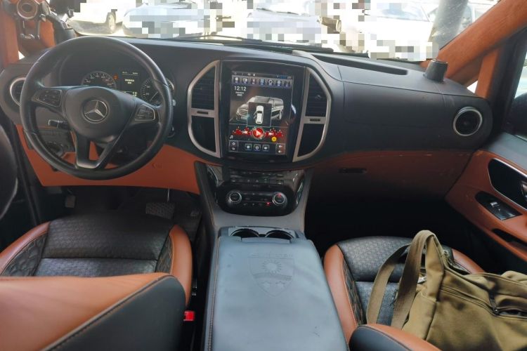 Used Mercedes-Benz Vito 2018 2.0T Business Version China V Emission Standard Center Console