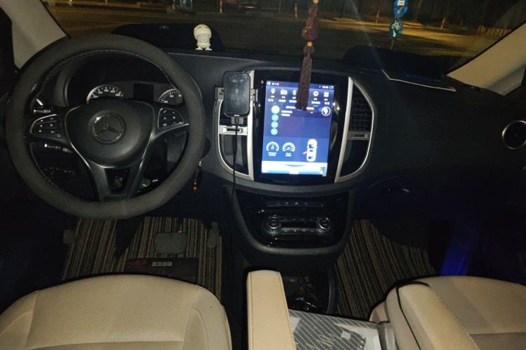 Used Mercedes-Benz Vito 2018 2.0T Business Version China V Emission Standard Center Console