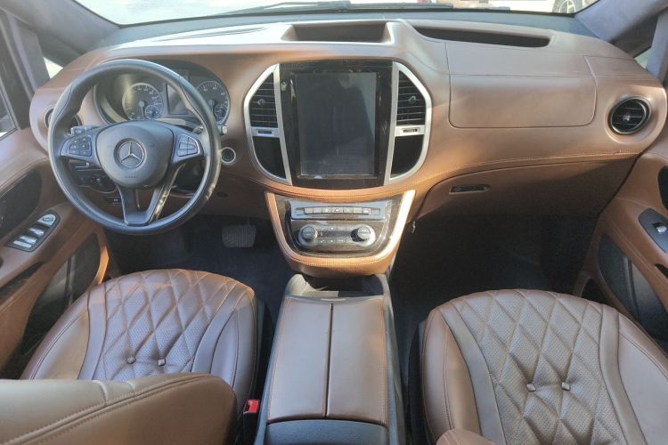 Used Mercedes-Benz Vito 2018 2.0T Elite Version 7 Seats China VI Emission Standard Center Console