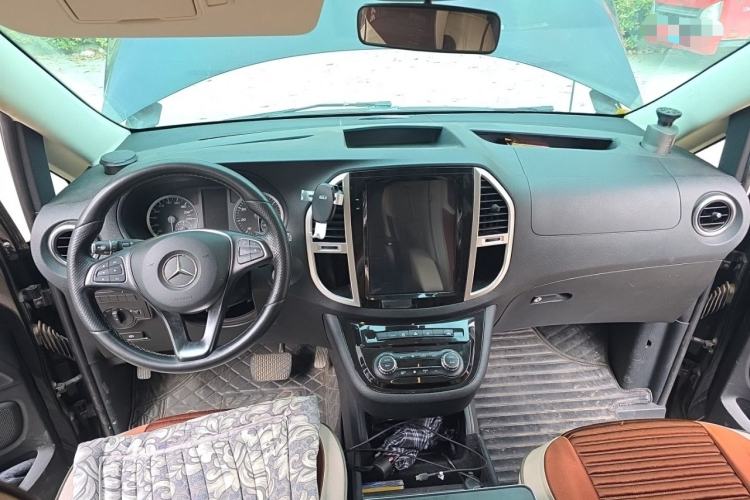 Used Mercedes-Benz Vito 2018 2.0T Business Version China VI Emission Standard Center Console