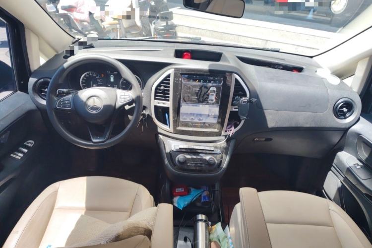 Used Mercedes-Benz Vito 2018 2.0T Elite Version 7 Seats China VI Emission Standard Center Console