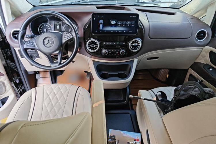 Used Mercedes-Benz Vito 2018 2.0T Business Version China VI Emission Standard Center Console