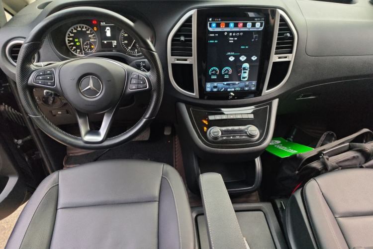 Used Mercedes-Benz Vito 2018 2.0T Business Version China V Emission Standard Center Console