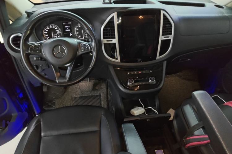 Used Mercedes-Benz Vito 2018 2.0T Business Version China V Emission Standard Center Console