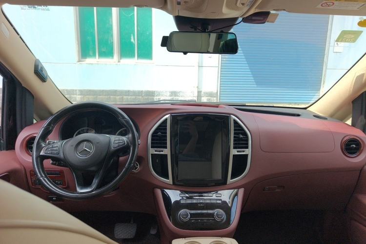 Used Mercedes-Benz Vito 2018 2.0T Business Version China V Emission Standard Center Console