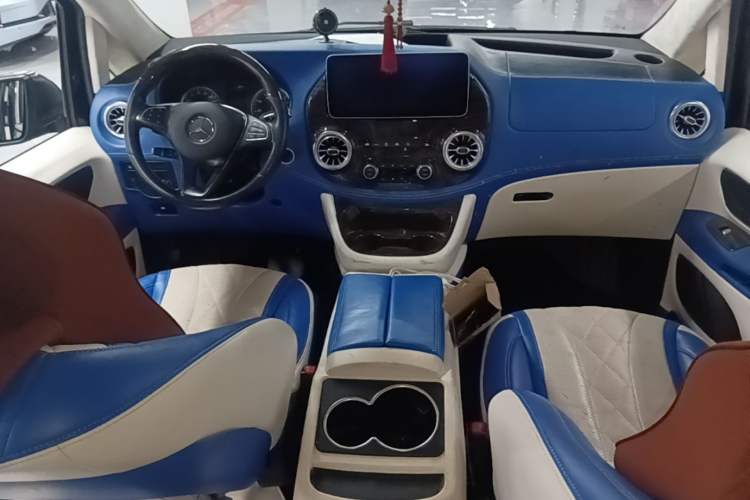 Used Mercedes-Benz Vito 2018 2.0T Business Version China V Emission Standard Center Console