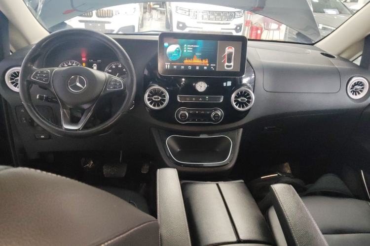 Used Mercedes-Benz Vito 2018 2.0T Business Version China V Emission Standard Center Console