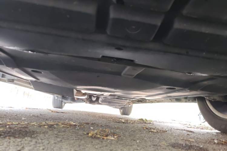 Used Mercedes-Benz Vito 2018 2.0T Business Version China VI Emission Standard Chassis Front