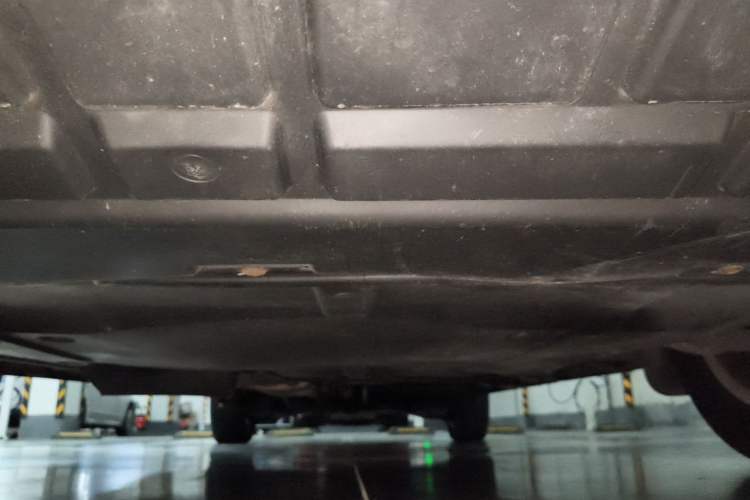Used Mercedes-Benz Vito 2018 2.0T Business Version China VI Emission Standard Chassis Front