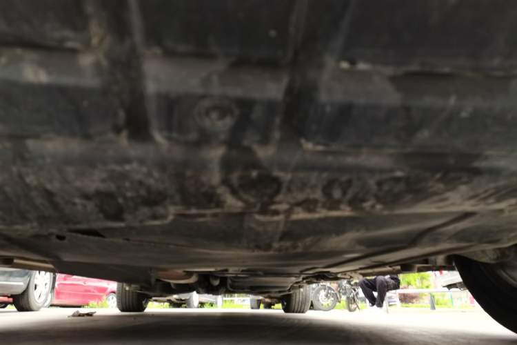 Used Mercedes-Benz Vito 2018 2.0T Business Version China VI Emission Standard Chassis Front
