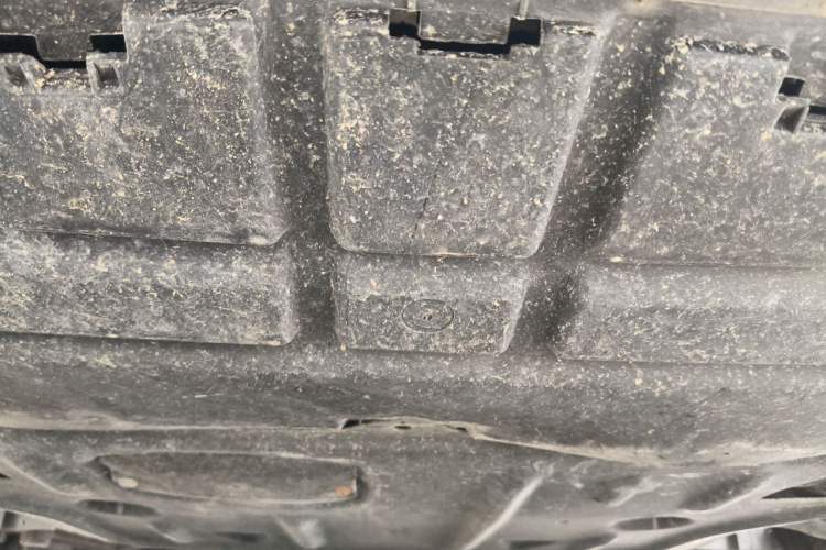 Used Mercedes-Benz Vito 2018 2.0T Business Version China VI Emission Standard Chassis Front