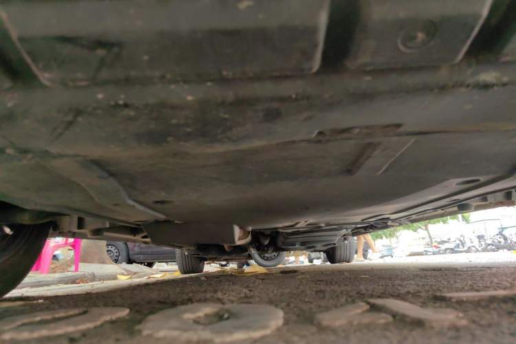 Used Mercedes-Benz Vito 2018 2.0T Business Version China VI Emission Standard Chassis Front
