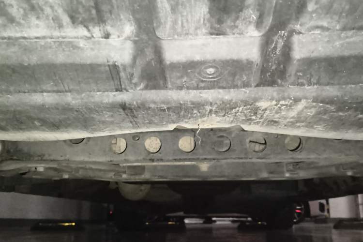 Used Mercedes-Benz Vito 2018 2.0T Business Version China VI Emission Standard Chassis Front