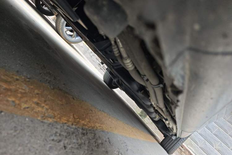 Used Mercedes-Benz Vito 2018 2.0T Business Version China V Emission Standard Chassis Front Left