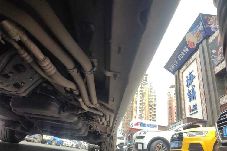 Used Mercedes-Benz Vito 2018 2.0T Business Version China V Emission Standard Chassis Front Left