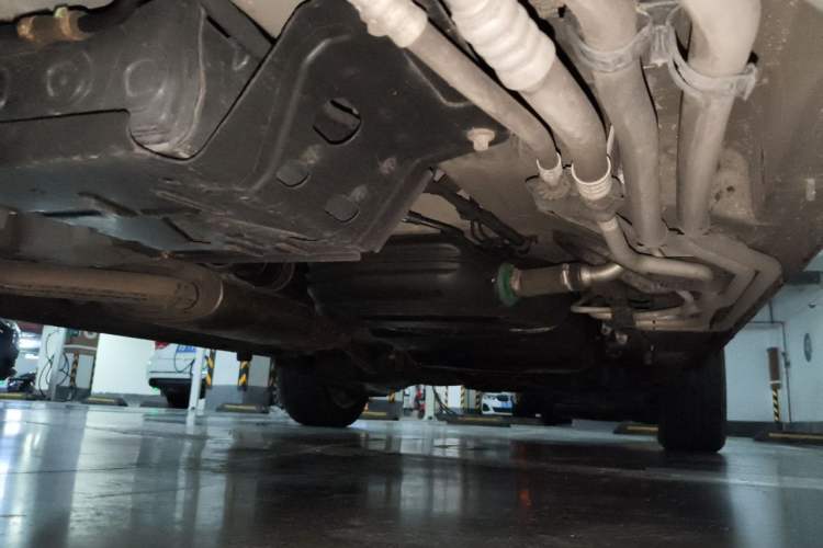 Used Mercedes-Benz Vito 2018 2.0T Business Version China VI Emission Standard Chassis Front Left