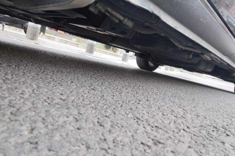 Used Mercedes-Benz Vito 2018 2.0T Business Version China VI Emission Standard Chassis Front Left