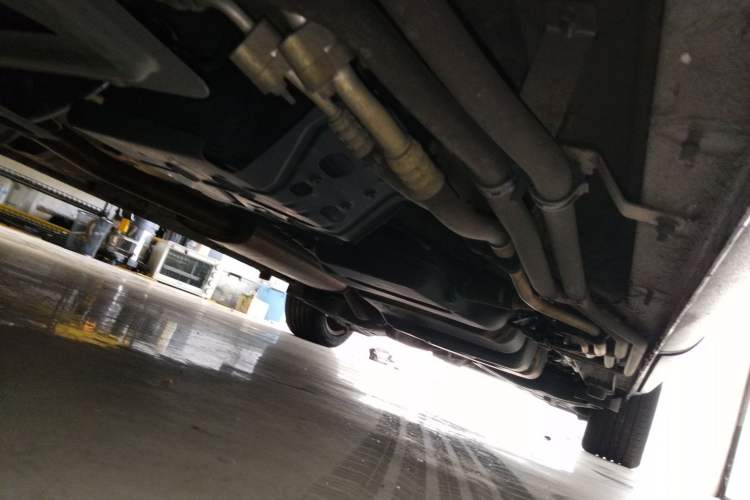 Used Mercedes-Benz Vito 2018 2.0T Business Version China V Emission Standard Chassis Front Left