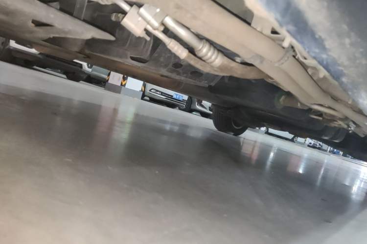 Used Mercedes-Benz Vito 2018 2.0T Elite Version 7 Seats China VI Emission Standard Chassis Front Left