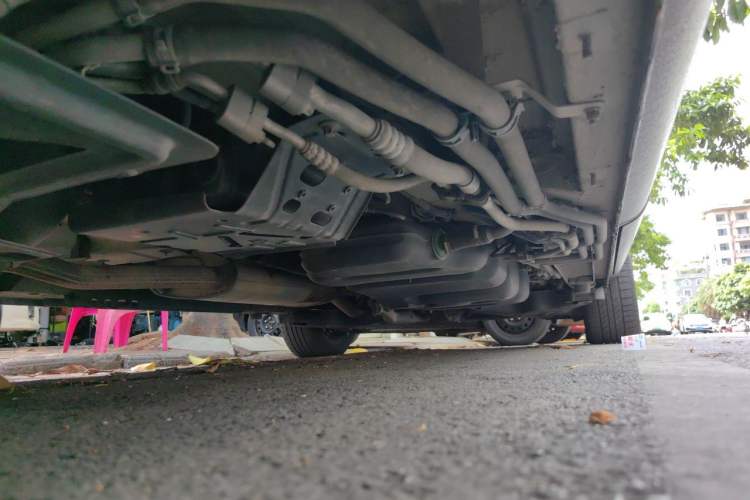 Used Mercedes-Benz Vito 2018 2.0T Business Version China VI Emission Standard Chassis Front Left