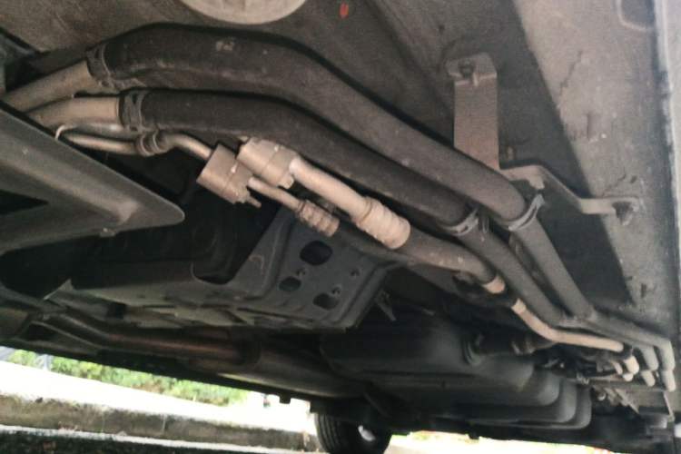 Used Mercedes-Benz Vito 2018 2.0T Business Version China V Emission Standard Chassis Front Left